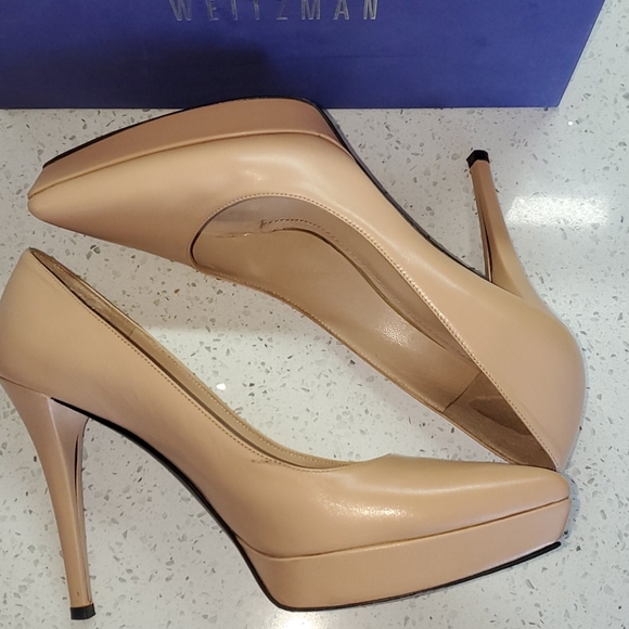Stuart Weitzman Goatskin Pointy Toe Pump - Picture 7 of 13